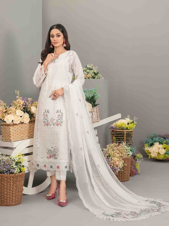 Nurgul By Tawakkal Semi-Stitched Lawn Collection 2025 (D-1121)