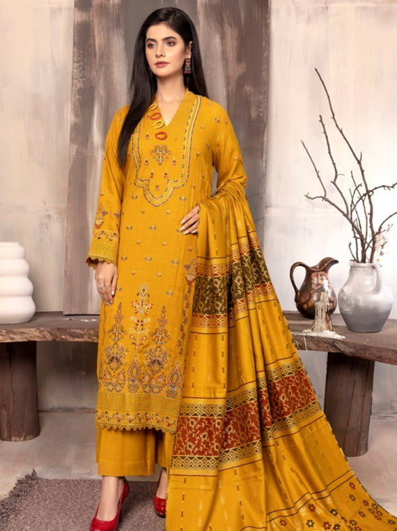 Falak Naz By Manizay Dhanak Collection 2024