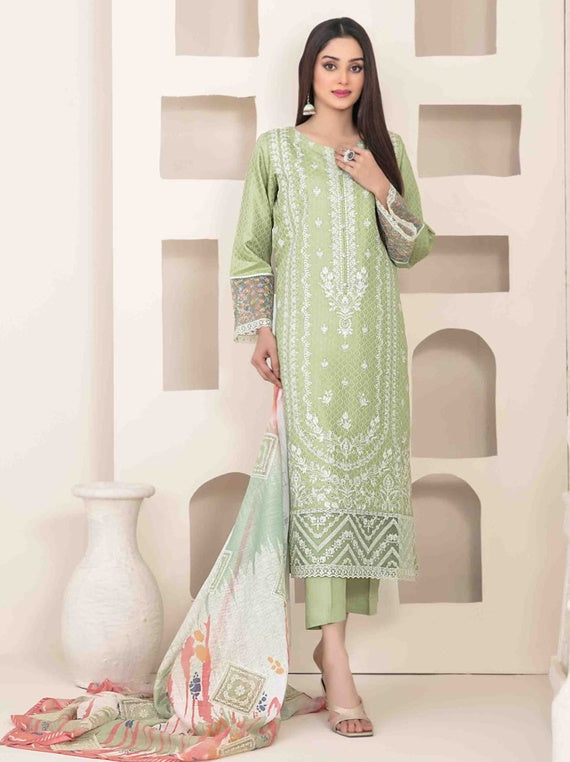 Junaina The Essence of Grace By Tawakkal