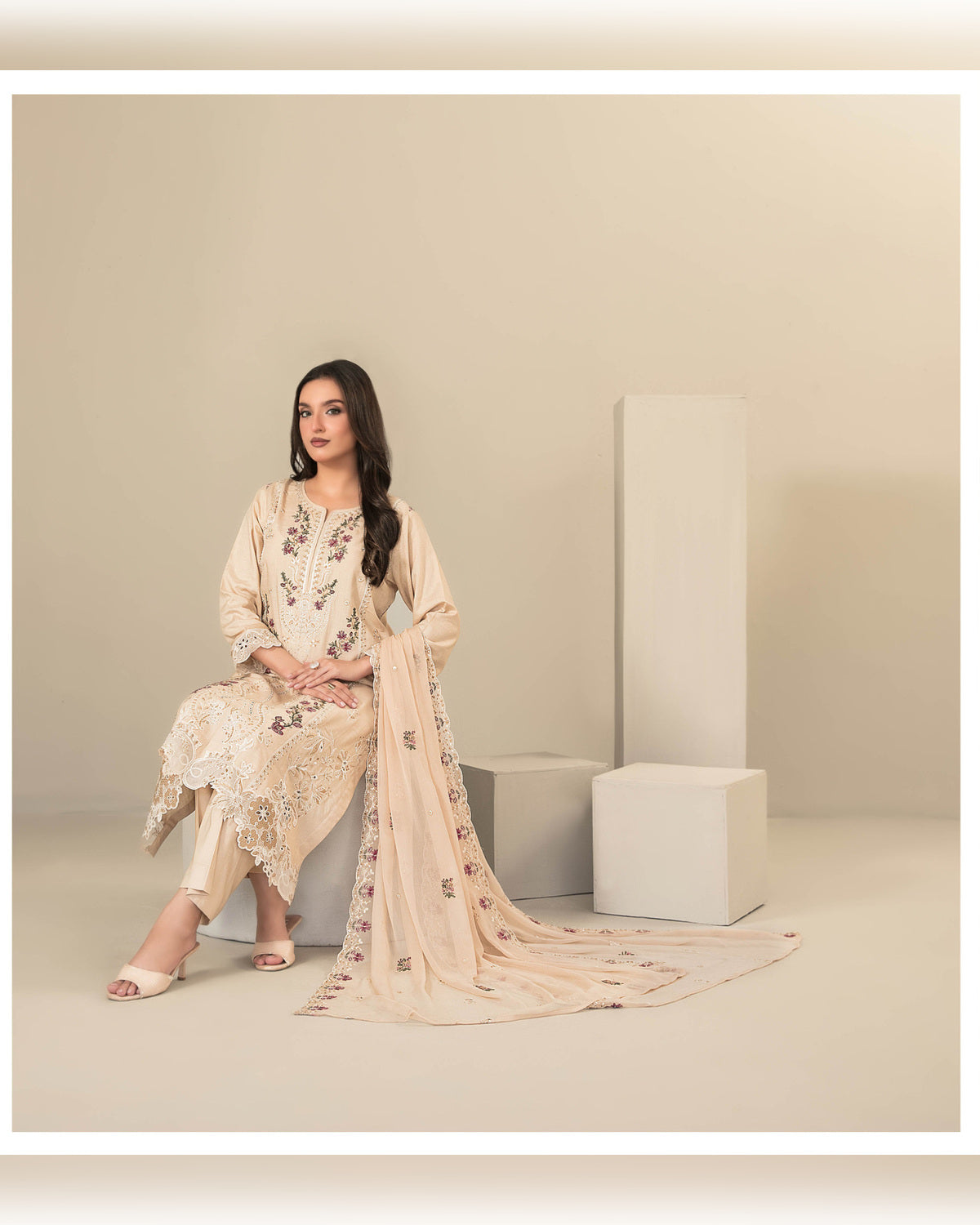 SEHEJ by Tawakkal Fabrics – Luxury Cut Dana Embroidered Staple 3 Piece Unstitched Suit