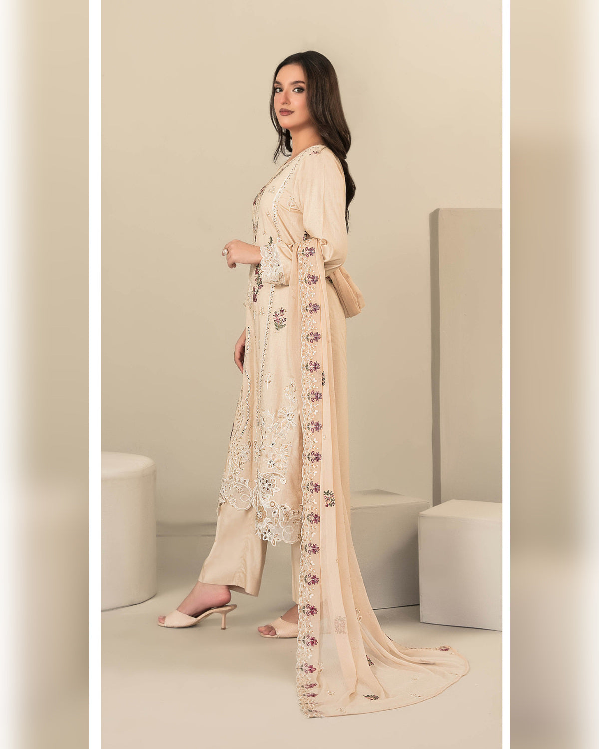 SEHEJ by Tawakkal Fabrics – Luxury Cut Dana Embroidered Staple 3 Piece Unstitched Suit