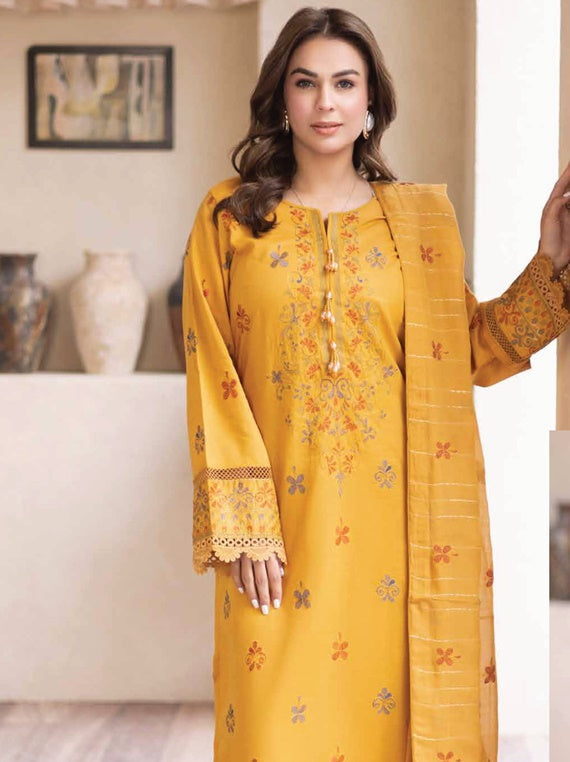 Maheen Noor-e-Fajar By Raeesa Lawn Collection 2025 (NF-1314)
