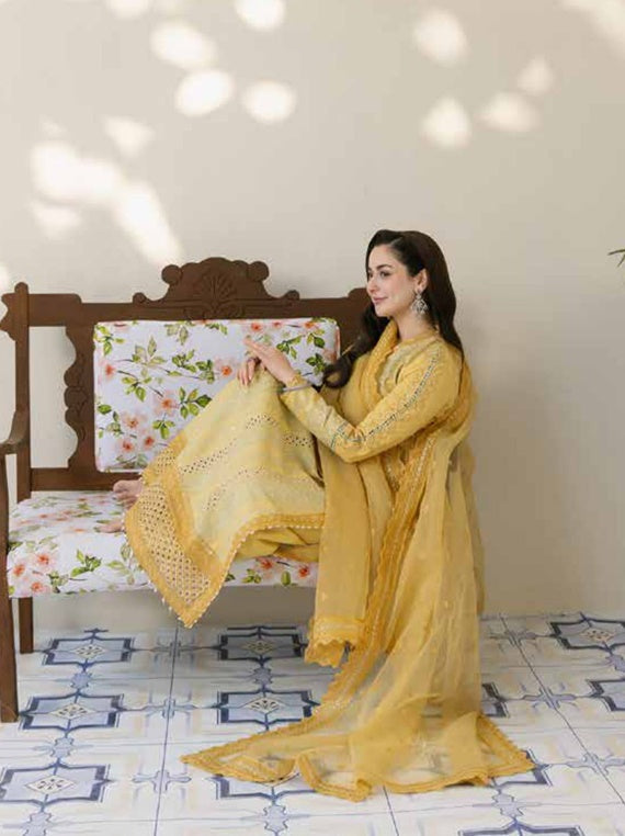 Maryum N Maria Luxury Lawn Collection 2025 (MS-50111)