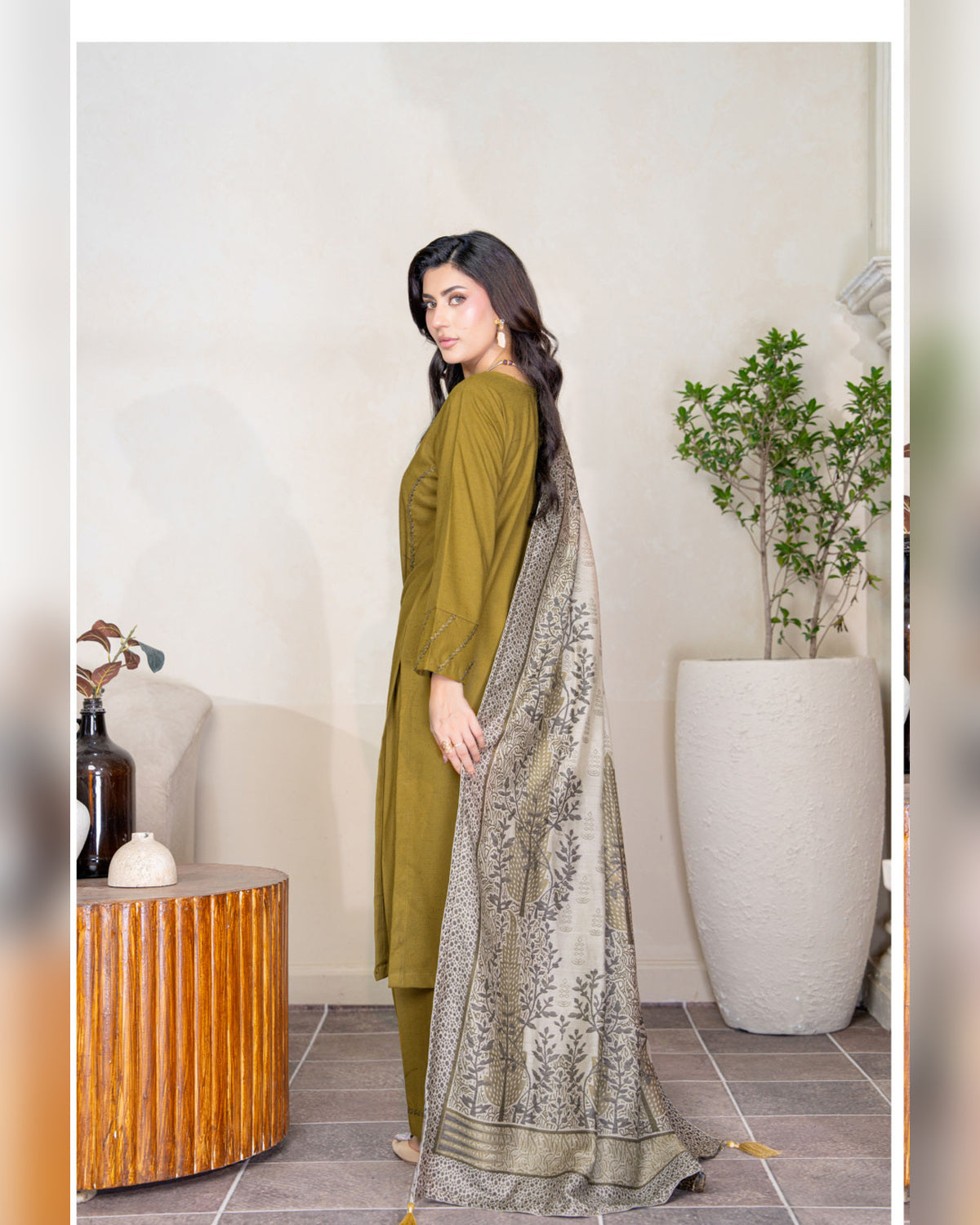 Chinar by Riaz Arts – Luxury Wool Touch Peach 3 Piece Winter Suit with Pashmina Jacquard Shawl