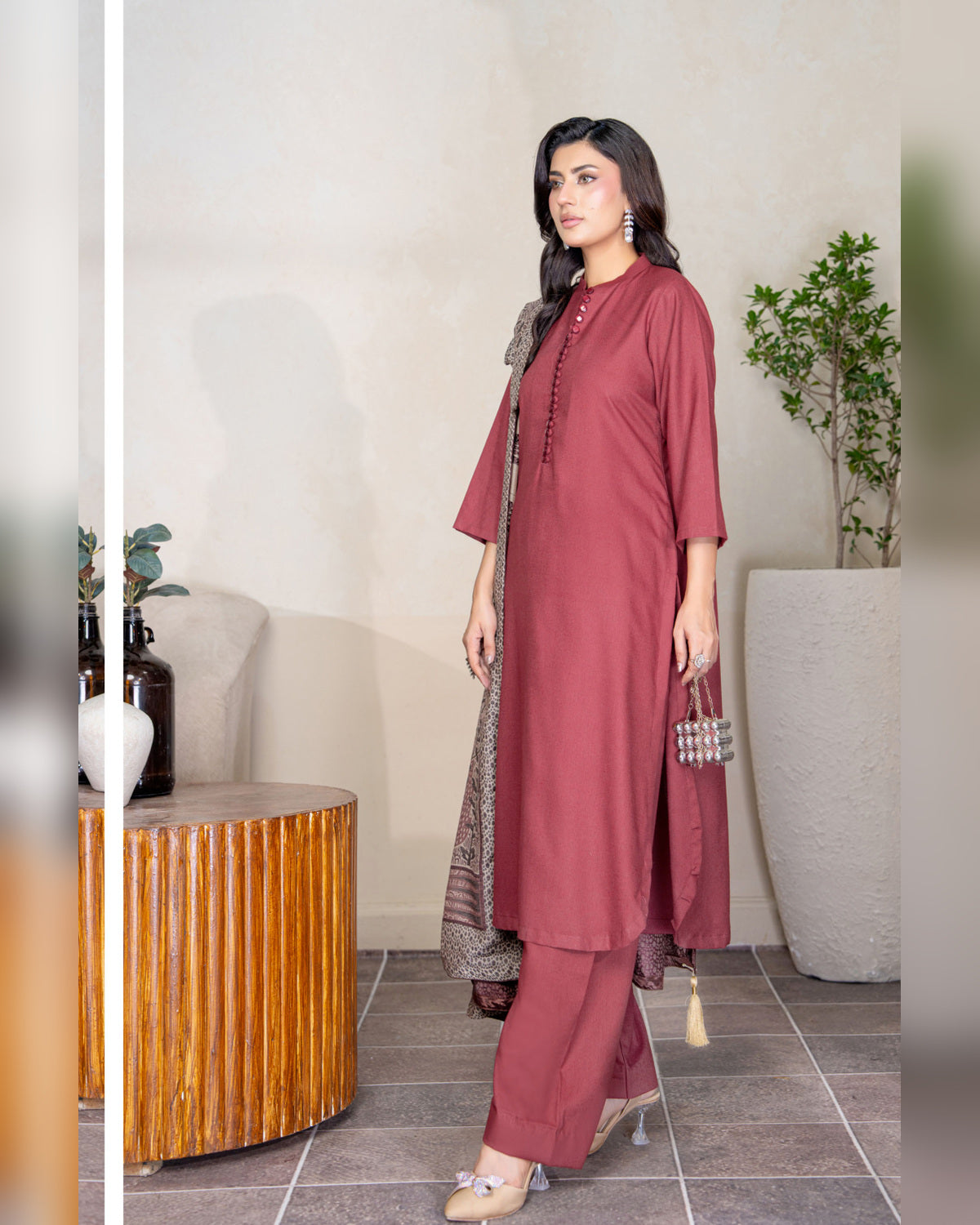 Chinar by Riaz Arts – Luxury Wool Touch Peach 3 Piece Winter Suit with Pashmina Jacquard Shawl
