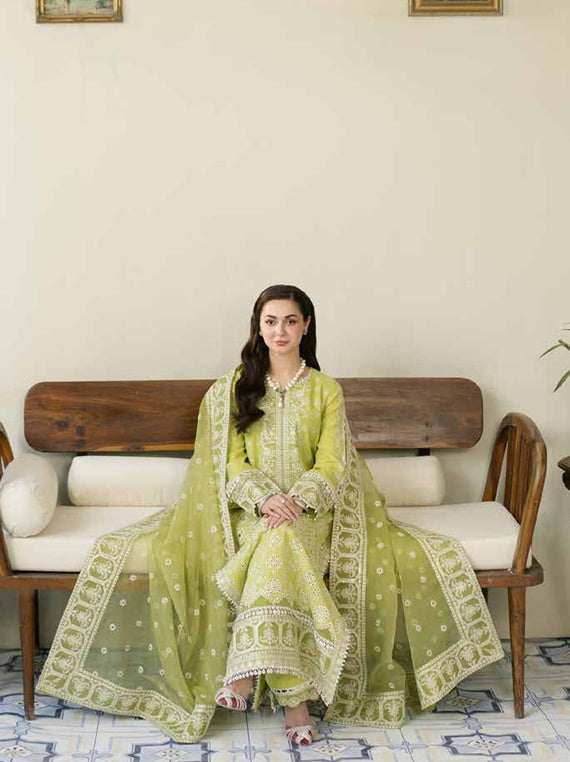 Maryum N Maria Luxury Lawn Collection 2025 (MS-50117)