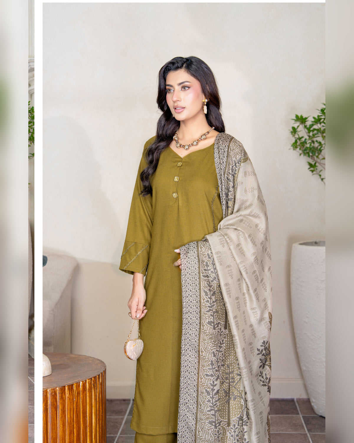Chinar by Riaz Arts – Luxury Wool Touch Peach 3 Piece Winter Suit with Pashmina Jacquard Shawl