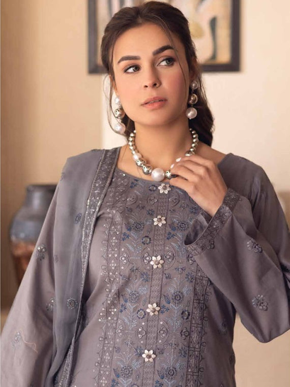 Maheen Noor-e-Fajar By Raeesa Lawn Collection 2025 (NF-1319)