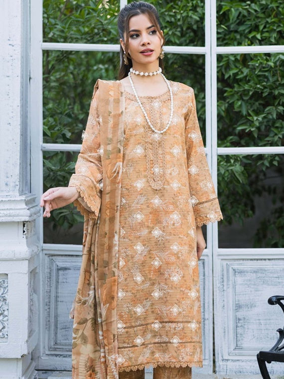 Roop By Palwasha All Over Lawn Collection 2025 Vol-07 (Design-09)