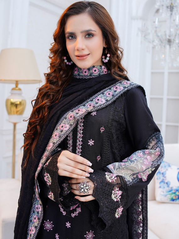 Khubsurat Sham By 𝑴𝑨𝑵𝑰𝒁𝑨𝒀 Embroidered Karandi Collection (Design-10)