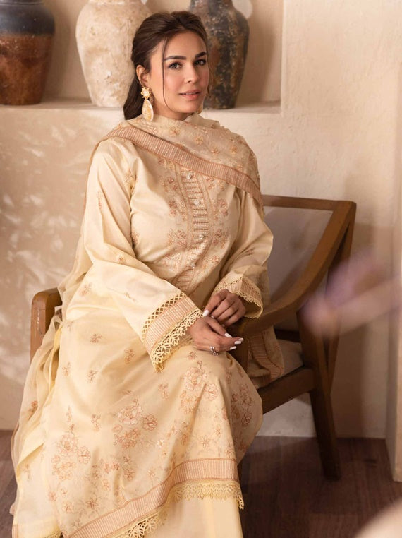 Maheen Noor-e-Fajar By Raeesa Lawn Collection 2025 (NF-1323)