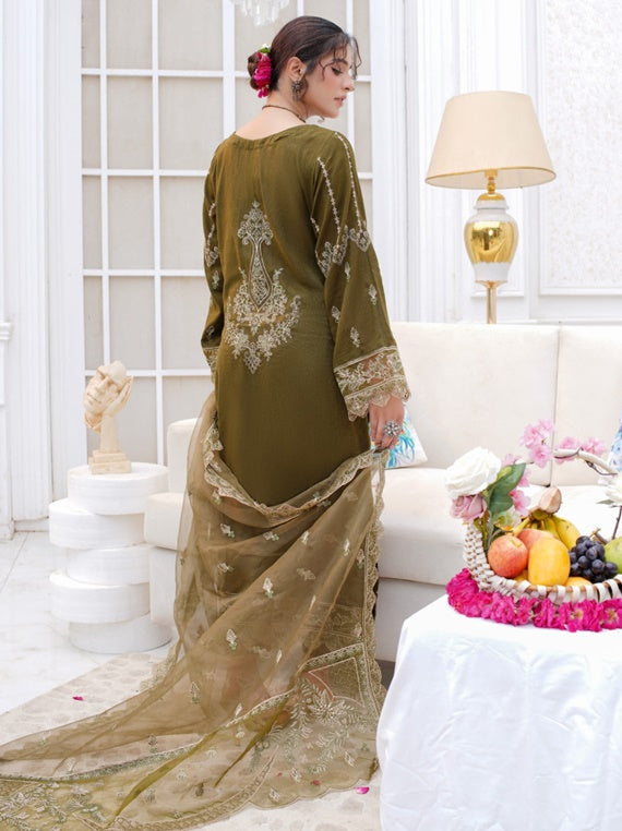 Khubsurat Sham By 𝑴𝑨𝑵𝑰𝒁𝑨𝒀 Embroidered Karandi Collection (Design-01)