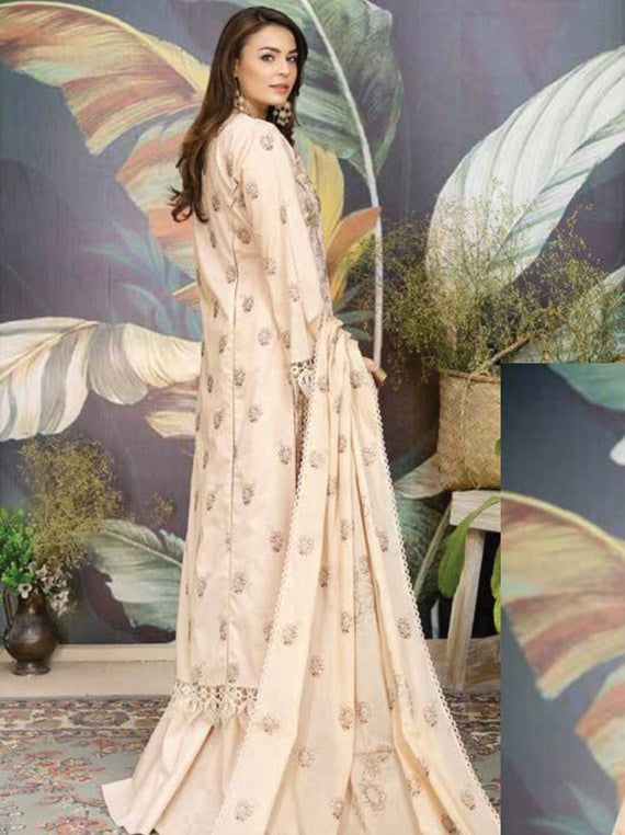 Mah Nur By Noor-e-Fajar Lawn Collection 2024 (NF-1182)