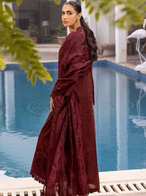 Motifz Premium Lawn Collection 2025 (5313)