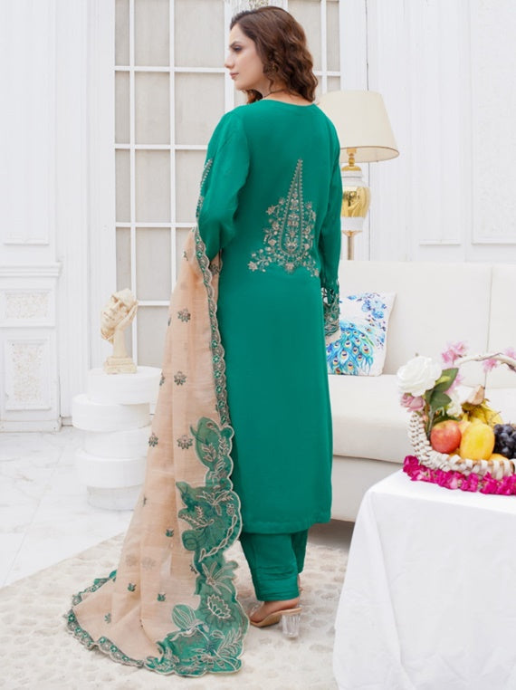 Khubsurat Sham By 𝑴𝑨𝑵𝑰𝒁𝑨𝒀 Embroidered Karandi Collection (Design-03)