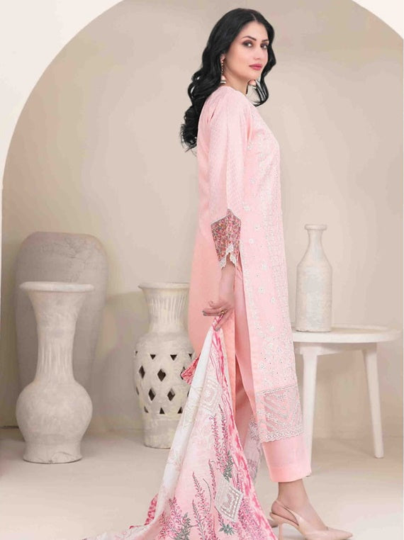 Junaina The Essence of Grace By Tawakkal (D-5475)