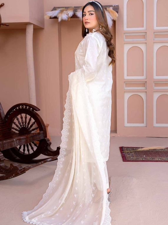 Tasawwur By Bin Rashid Exclusive Lawn Collection 2025 (Design-05)