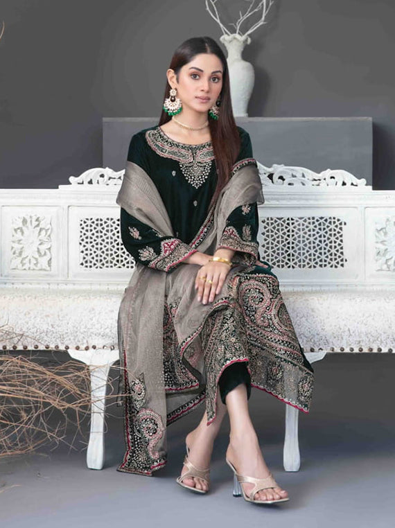 Makhmal e Kahani By Tawakkal Velvet Collection 2024 (D-3973)