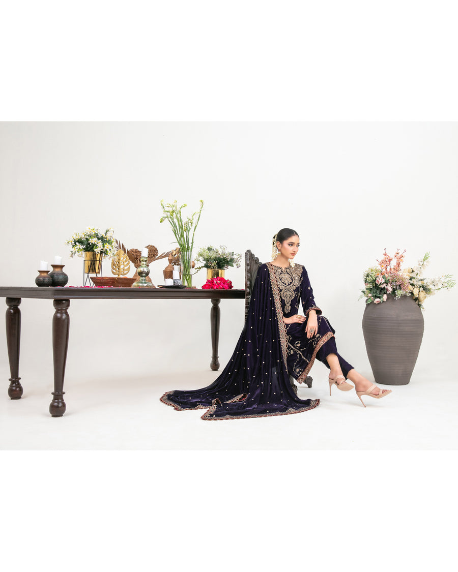 Luxury Heavy Embroidered Velvet 3 Piece Unstitched Suit – Shahid Tawakkal Winter Collection