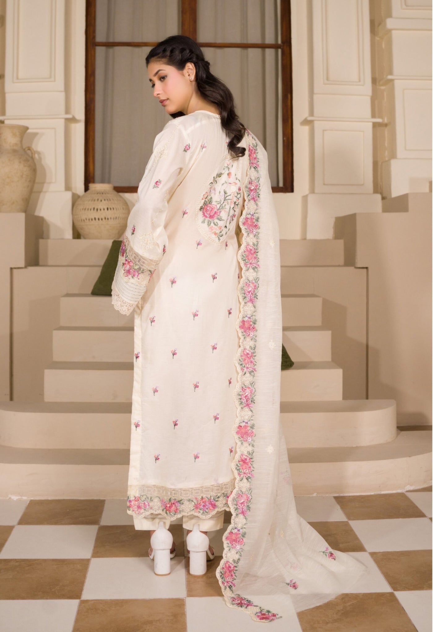 Manizay Premium Embroidered Lawn Unstitched Collection 2026 – Luxury Pakistani Women's Suit