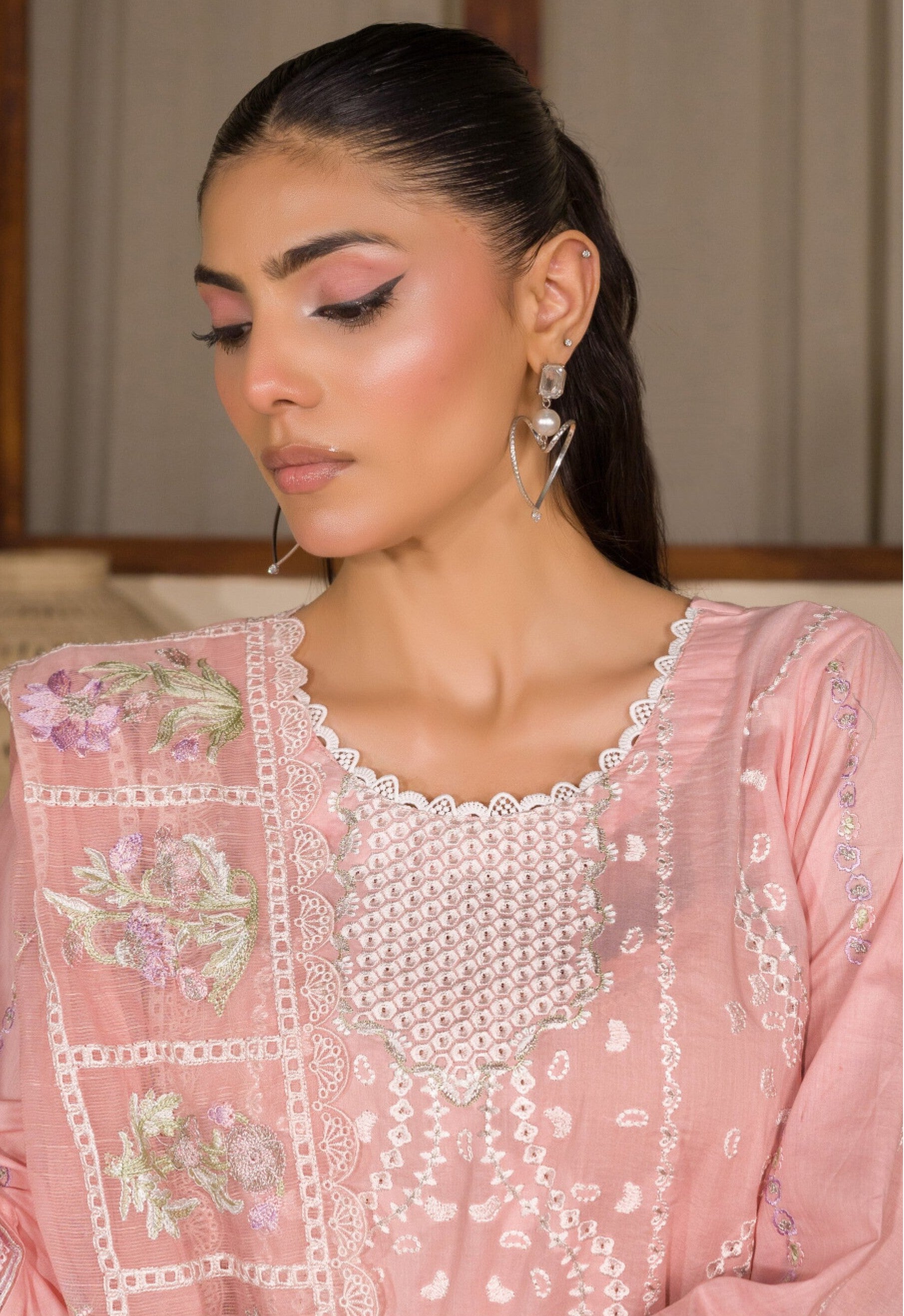 Manizay Premium Embroidered Lawn Unstitched Collection 2026 – Luxury Pakistani Women's Suit