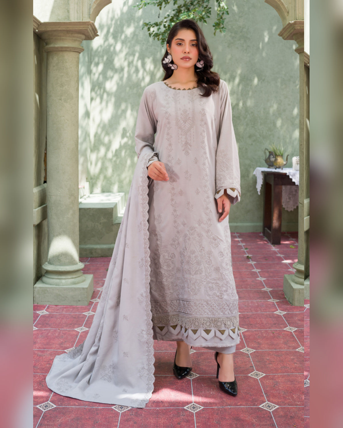 Gul-e-Laila Luxury Embroidered Dhanak 3 Piece Suit with Embroidered Shawl