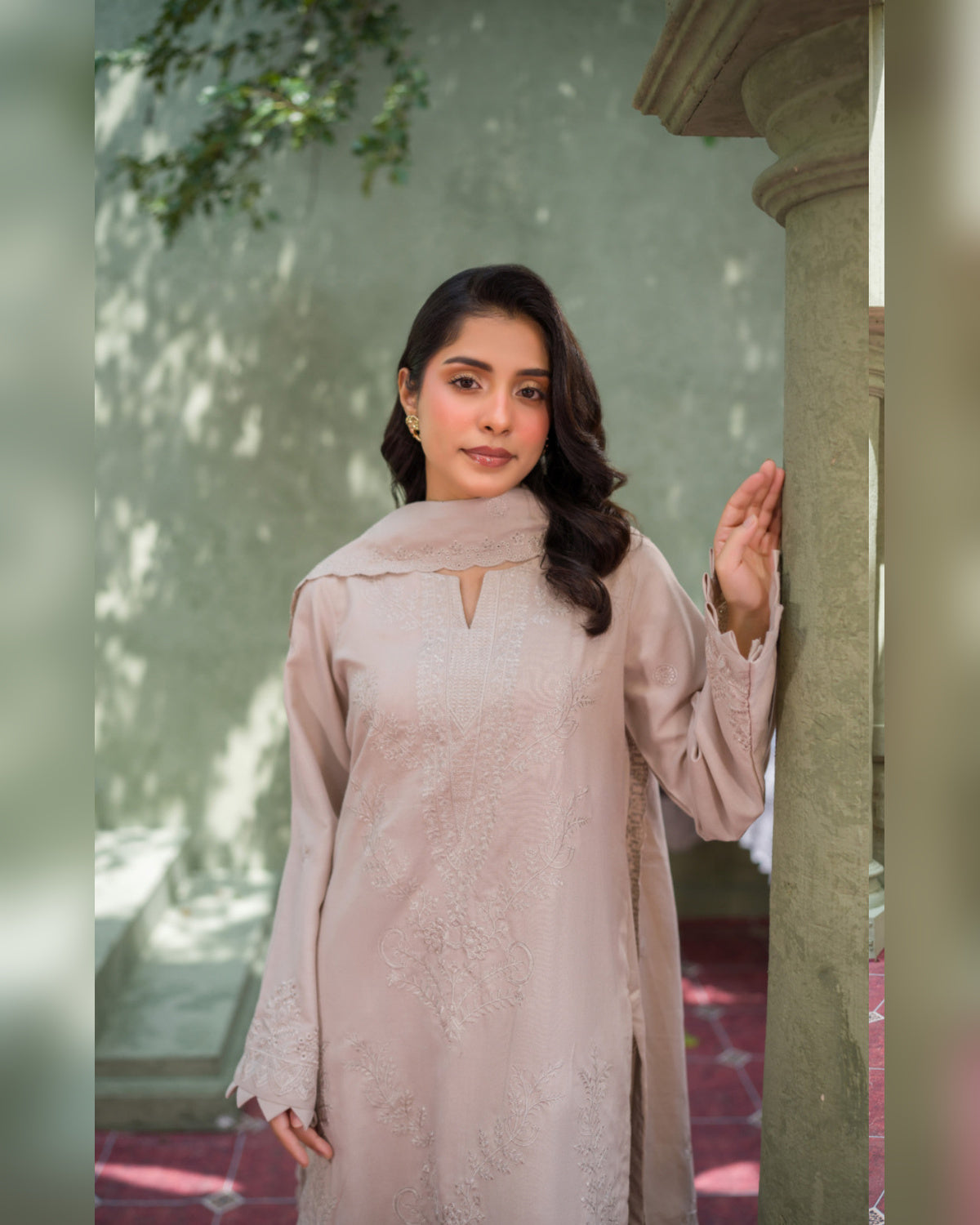 Gul-e-Laila Luxury Embroidered Dhanak 3 Piece Suit with Embroidered Shawl