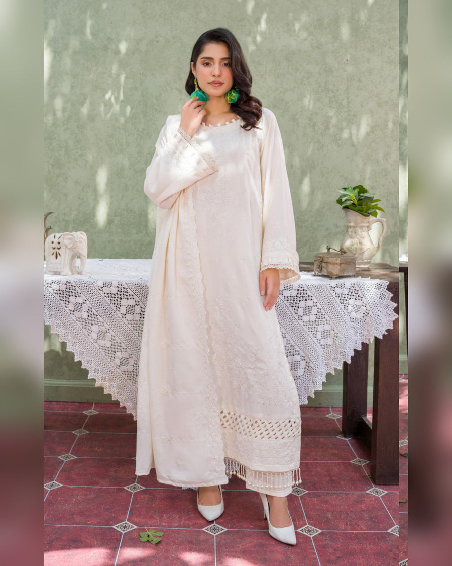 Gul-e-Laila Luxury Embroidered Dhanak 3 Piece Suit with Embroidered Shawl