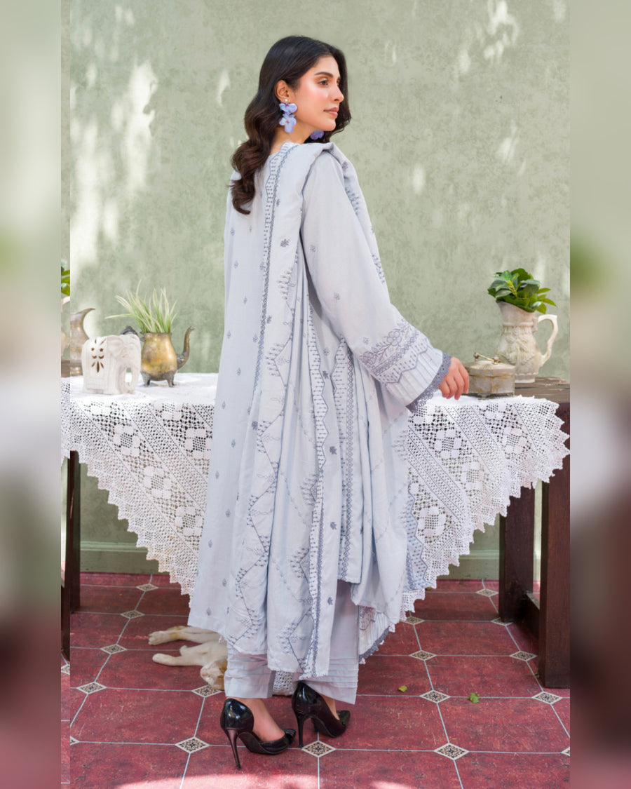 Gul-e-Laila Luxury Embroidered Dhanak 3 Piece Suit with Embroidered Shawl