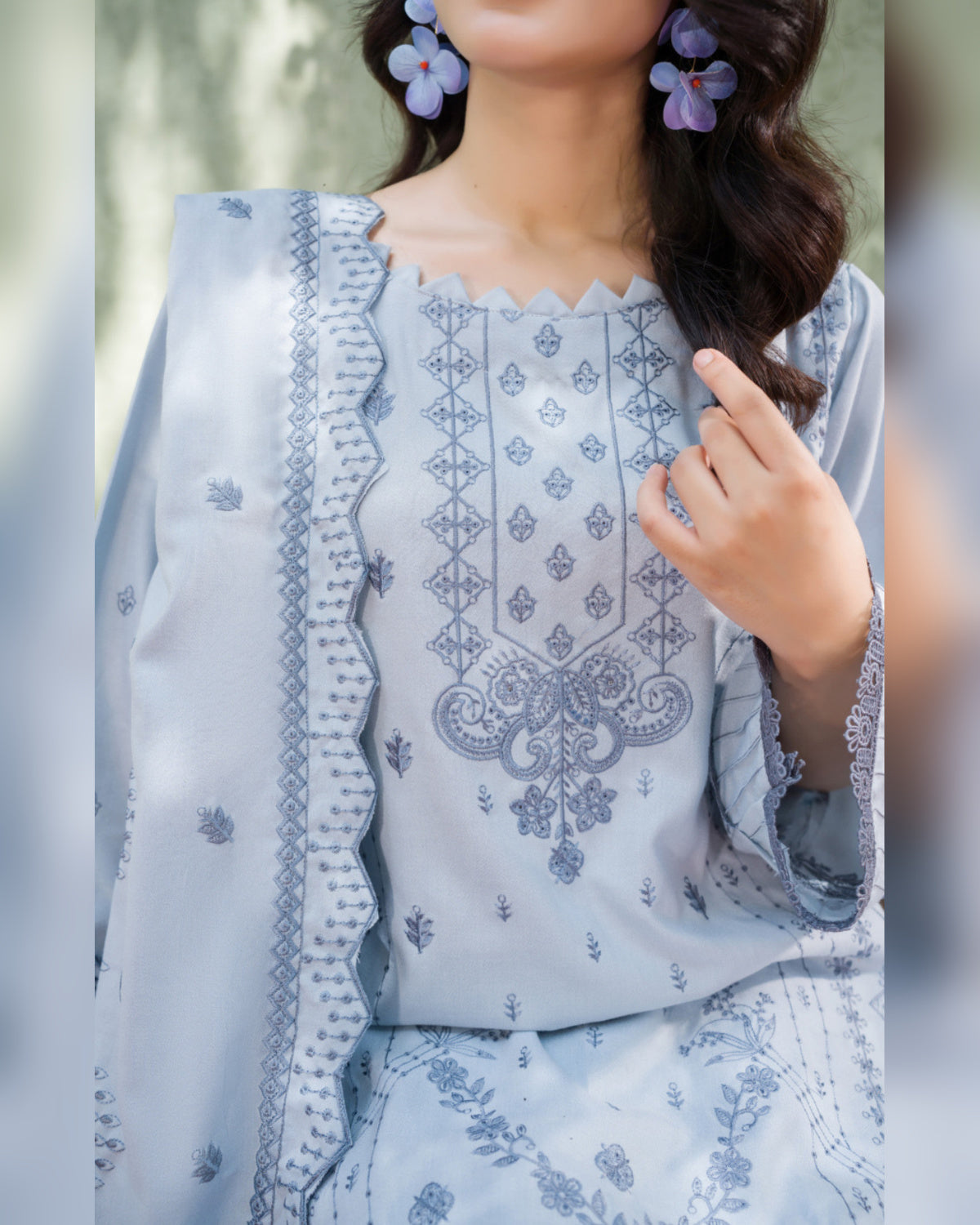Gul-e-Laila Luxury Embroidered Dhanak 3 Piece Suit with Embroidered Shawl