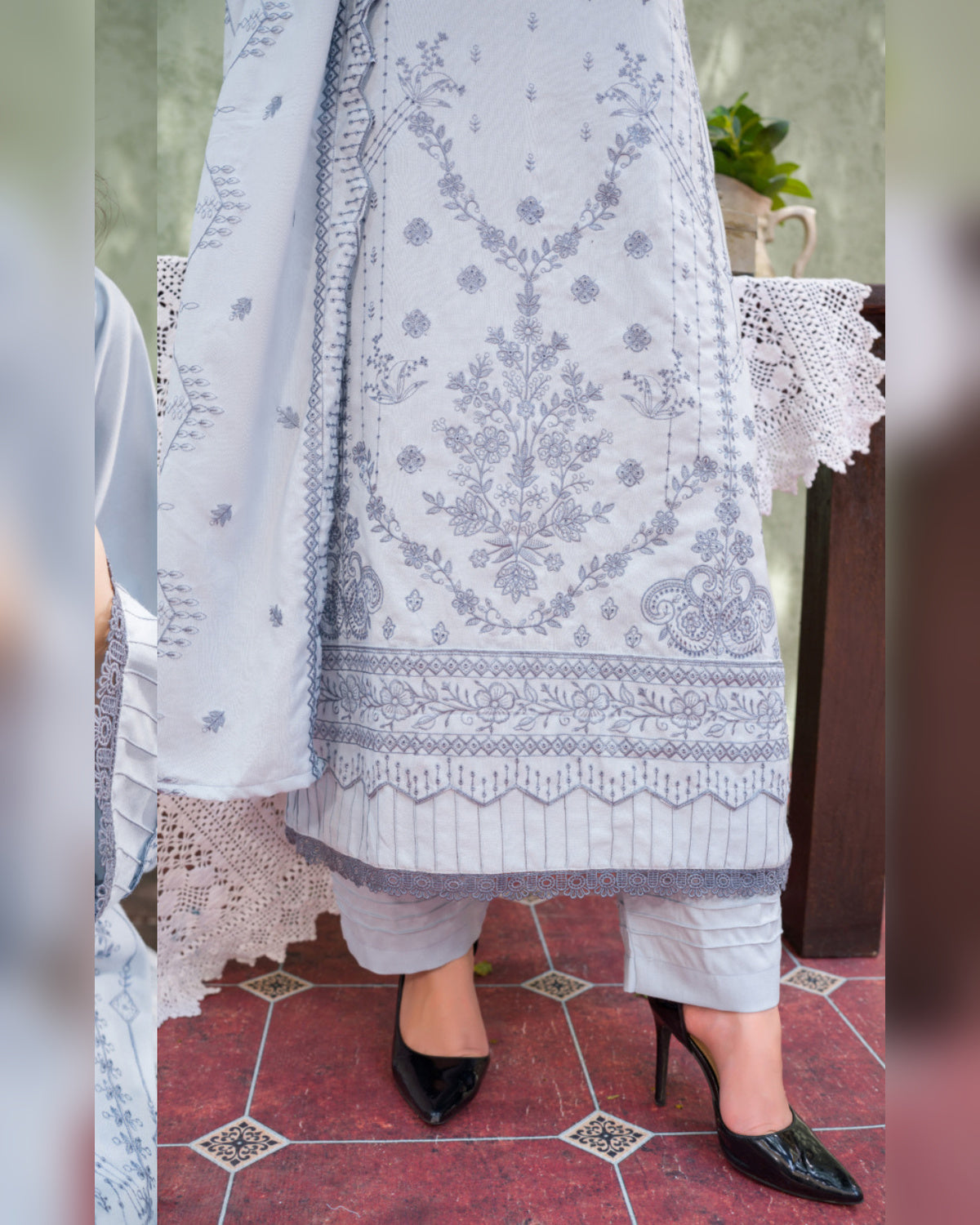 Gul-e-Laila Luxury Embroidered Dhanak 3 Piece Suit with Embroidered Shawl