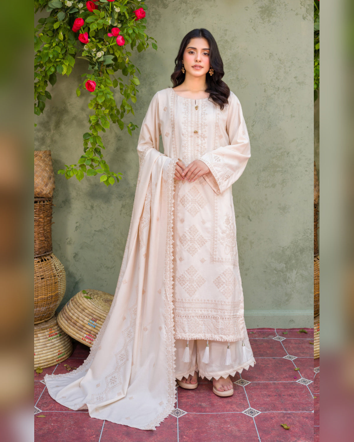 Gul-e-Laila Luxury Embroidered Dhanak 3 Piece Suit with Embroidered Shawl