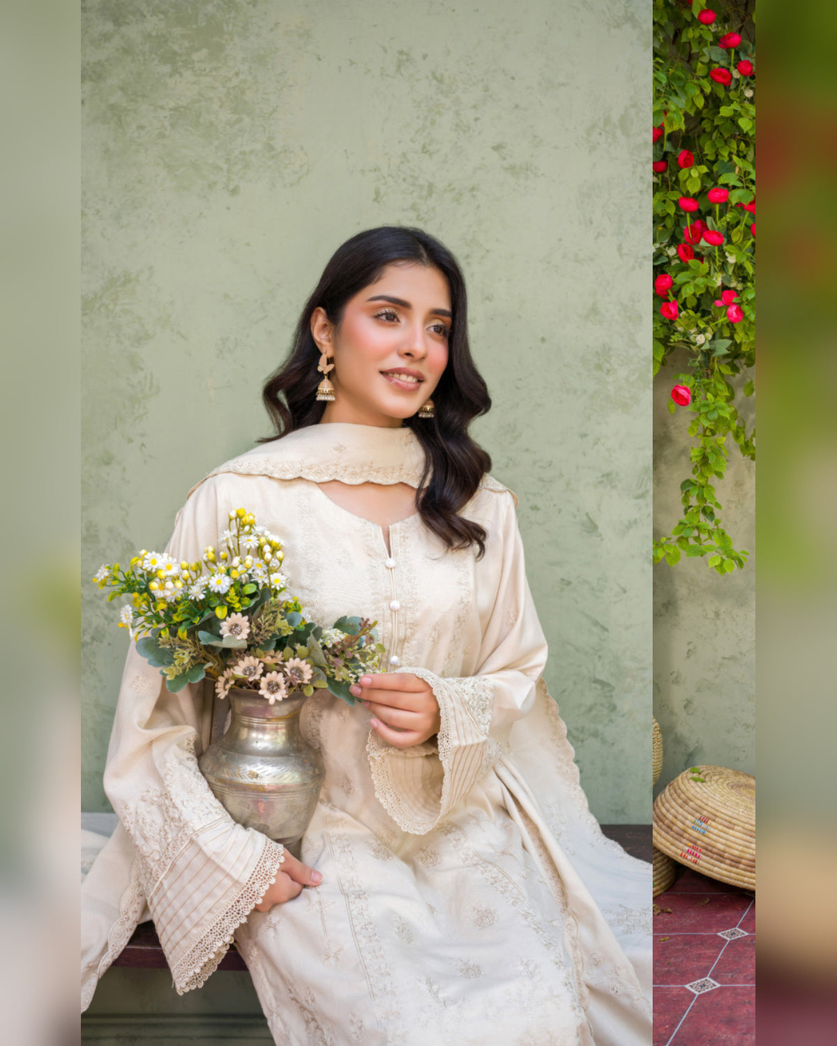 Gul-e-Laila Luxury Embroidered Dhanak 3 Piece Suit with Embroidered Shawl