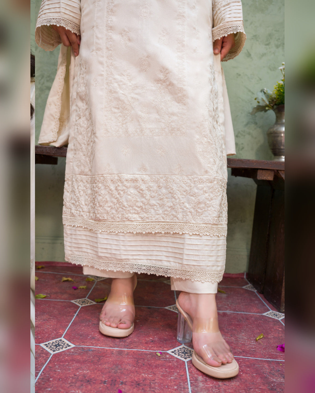 Gul-e-Laila Luxury Embroidered Dhanak 3 Piece Suit with Embroidered Shawl