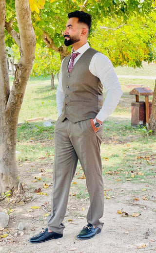 Elegant 3-Piece Formal Suit with Waistcoat, Paisley Tie & White Shirt