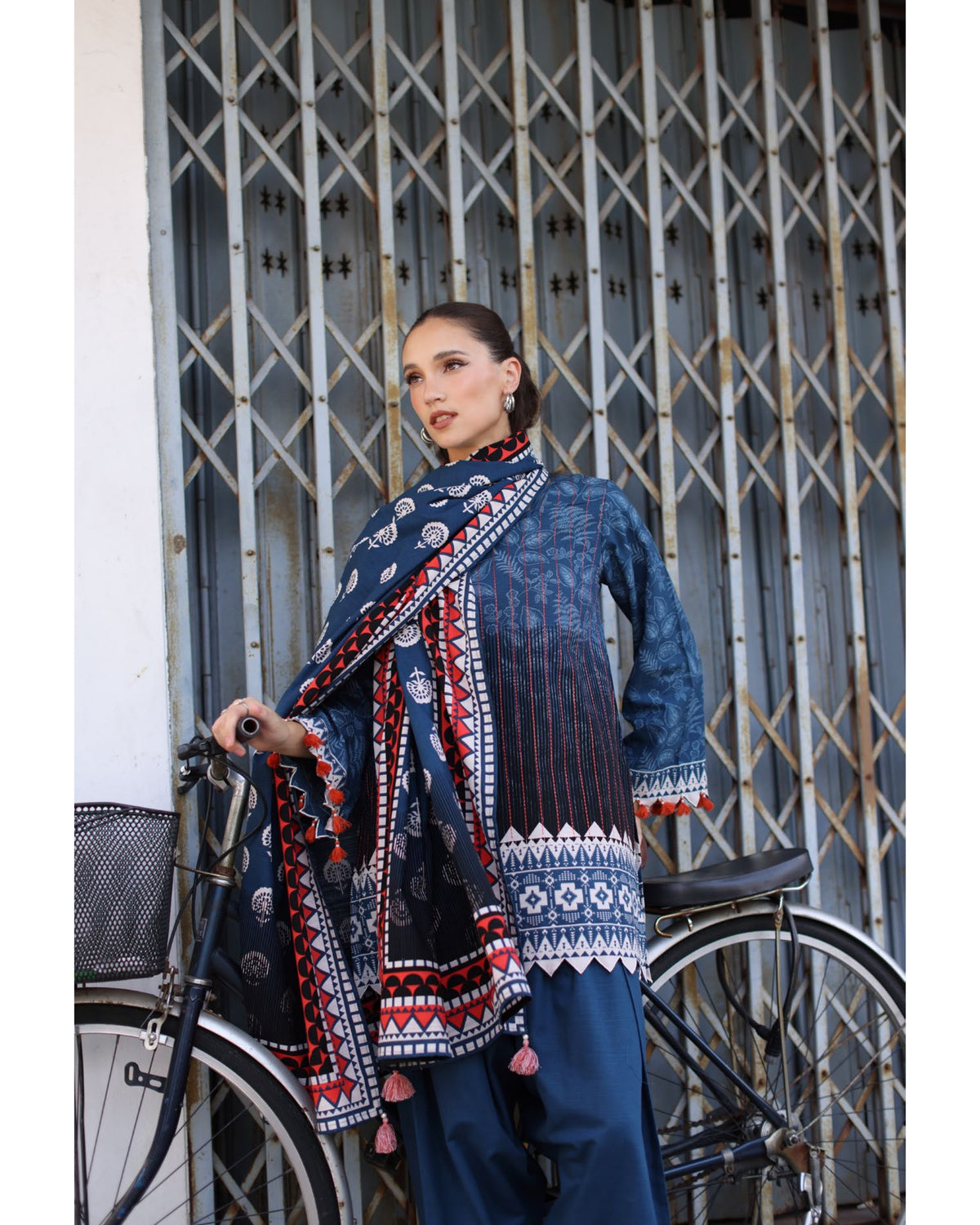 Gul Ahmed Embroidered Printed Khaddar 3 Piece Suit with Printed Dupatta